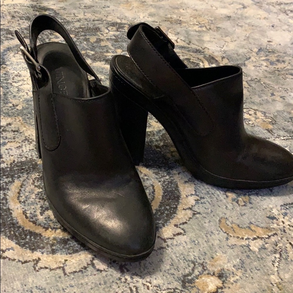 Black Vince mules